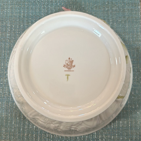 Belleek Serving Bowl - Picture 5 of 9